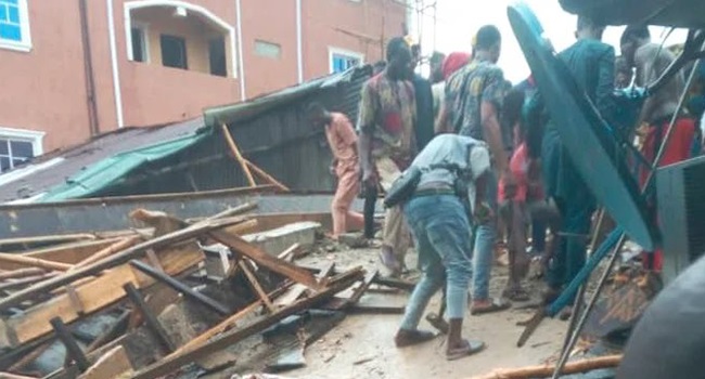 One Dead, Three Rescued, Many Trapped As Building Collapsed ln Lagos