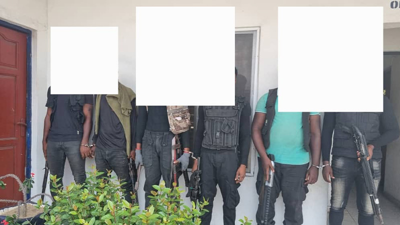 Delta Police Arrest 6 Armed Robbers, Who Disguised As Vigilante Men, Recover 7 Guns
