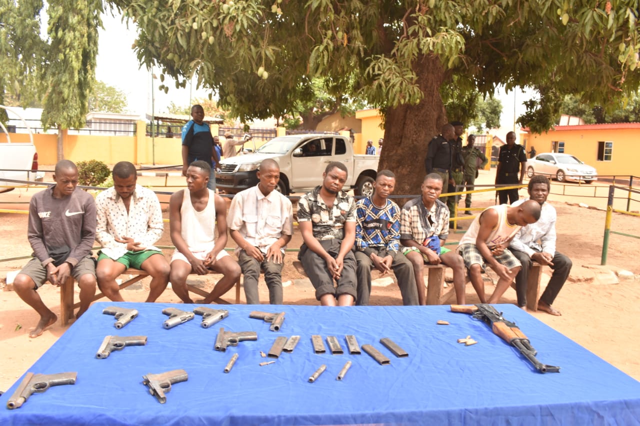 Benue Police Arrests Guns Manufacturers, Recovers AK-47 Rifles, Ammunition