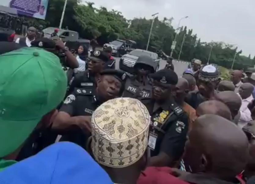 Protest By Retired Police Officers, Blocking Entrance Of Force Hq Abuja, Over Poor Pension/gratuity