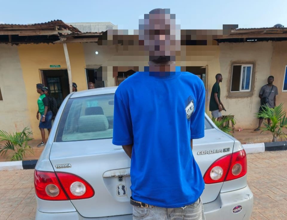 Ogun Police Recovers Stolen Cars, Govt. Uniform; Arrest “Mandela,” One Other With Ammunition